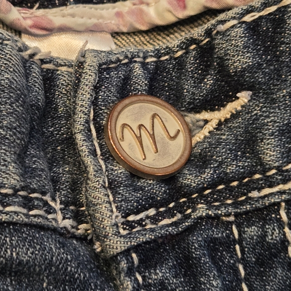 Maurices bootcut blue jeans in a juniors size 5/6. Were not worn in like new - Picture 4 of 11